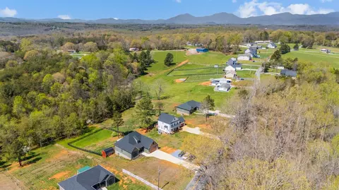 View/Area - 4442 Goode Rd, Goode, VA 24556 photo 6 of 7