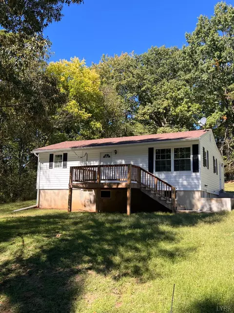 120 Jabo Ln, Madison Heights, VA 24572