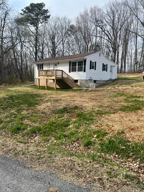120 Jabo Ln, Madison Heights, VA 24572