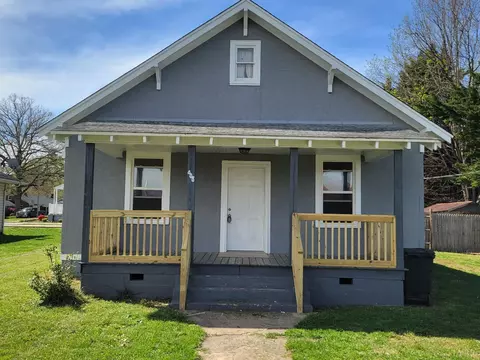 408 S Franklin Blvd, Gretna, VA 24557