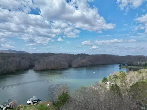 0 Lakes Edge Dr, Goodview, VA 24095