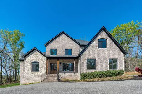 680 Summerdale Ln, Evington, VA 24550