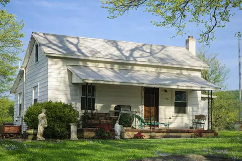 320 Cricket Ln, Rustburg, VA 24588