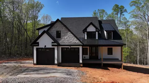 165 Sassafras Ct, Moneta, VA 24121