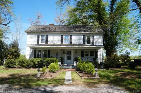 10188 Stage Coach Rd, Gretna, VA 24557