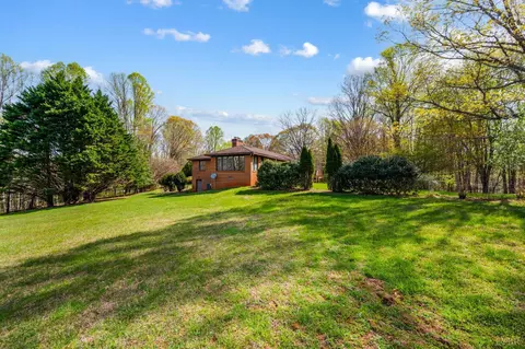Exterior - 331 Johnson Dr, Amherst, VA 24521 photo 14 of 15