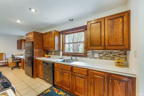 Kitchen - 331 Johnson Dr, Amherst, VA 24521 photo 2 of 3