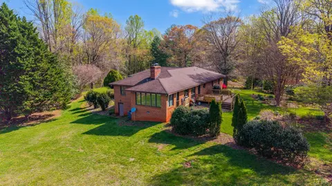 Exterior - 331 Johnson Dr, Amherst, VA 24521 photo 5 of 15