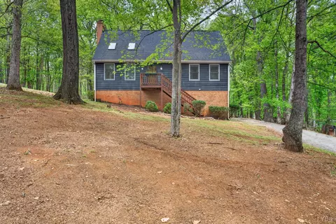 107 Fox Hollow Rd, Lynchburg, VA 24503