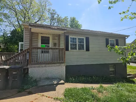 2216 Mayflower Dr, Lynchburg, VA 24501