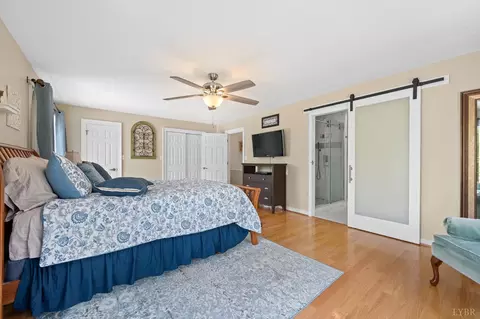 Bedroom - 355 Dyson Rd, Amherst, VA 24521 photo 3 of 5