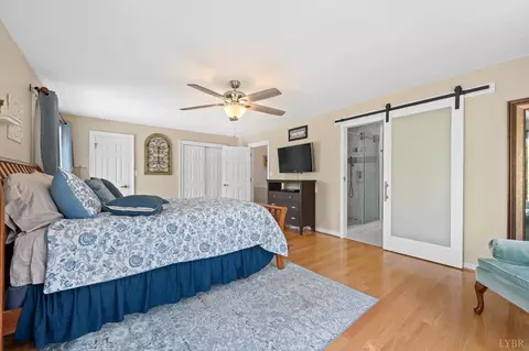 Bedroom - 355 Dyson Rd, Amherst, VA 24521 photo 3 of 5