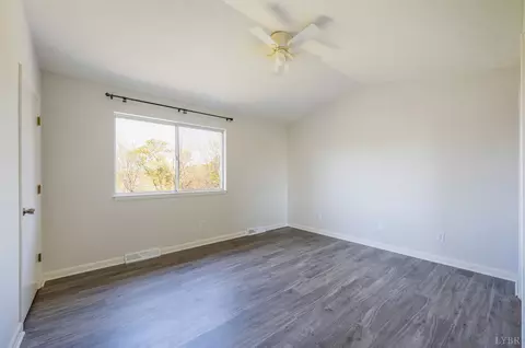 Bedroom - 424 Oak Point Rd, Forest, VA 24551 photo 1 of 4