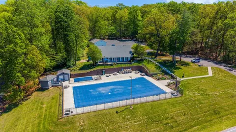 Exterior - 424 Oak Point Rd, Forest, VA 24551 photo 7 of 10