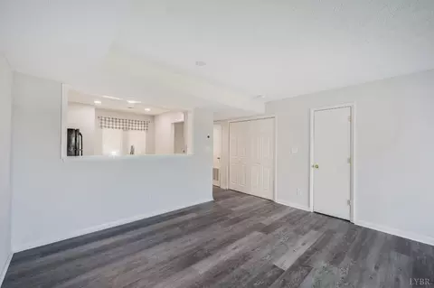 Living - 424 Oak Point Rd, Forest, VA 24551 photo 2 of 4