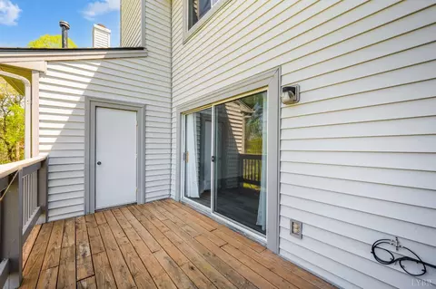 Exterior - 424 Oak Point Rd, Forest, VA 24551 photo 4 of 10