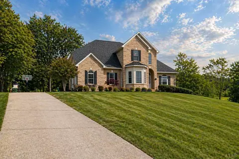 1181 Toni Ln, Forest, VA 24551