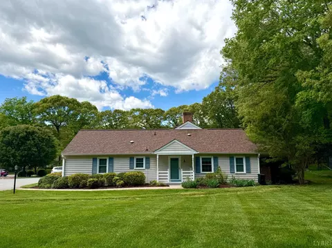 411 Clays Crossing Dr, Forest, VA 24551
