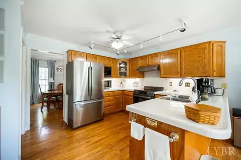 Kitchen - 217 Millspring Dr, Forest, VA 24551 photo 2 of 5