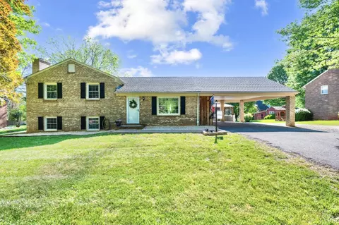 220 Maple Hills Dr, Lynchburg, VA 24502