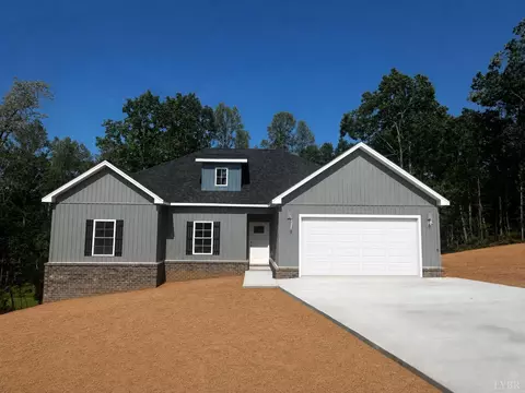 452 Somerset Dr, Appomattox, VA 24522