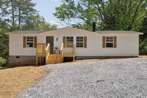 1840 Twin Peaks Dr, Bedford, VA 24523