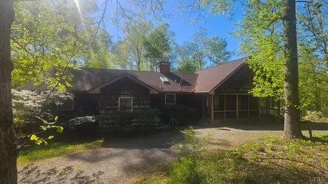 1308 Simpkins Lake Rd, Bedford, VA 24523