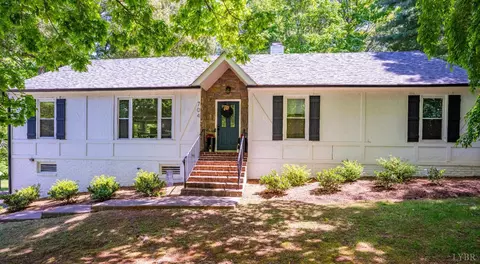704 Lake Vista Dr, Forest, VA 24551