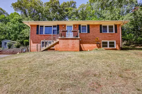 1622 Toddsbury Rd, Altavista, VA 24517