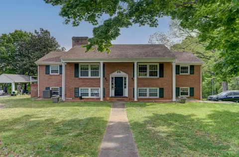 3700 Otter Pl, Lynchburg, VA 24503