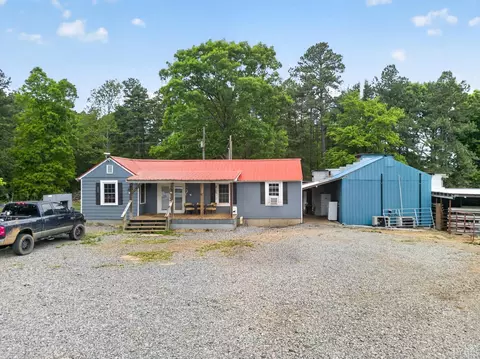 1040 Deuprees Store Rd, Drakes Branch, VA 23937