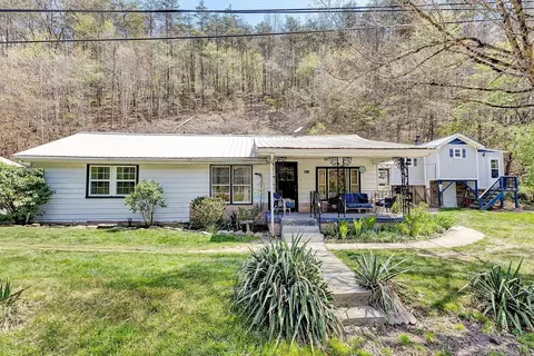5215 Kanawha Trl, Covington, VA 24426