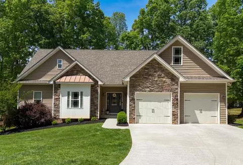 1059 Gilliam Ct, Forest, VA 24551