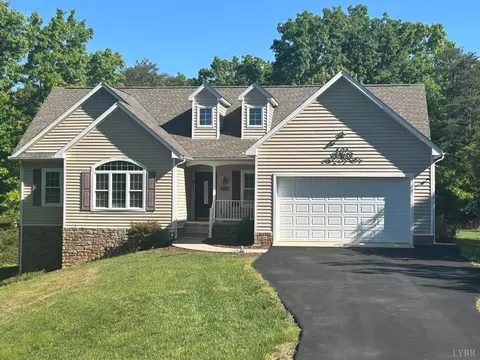 147 Shawnee Ct, Madison Heights, VA 24572