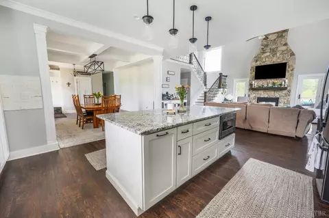 Kitchen - 210 Caleb Ct, Evington, VA 24550 photo 4 of 10