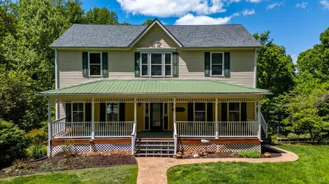 1132 James View Dr, Lynchburg, VA 24503