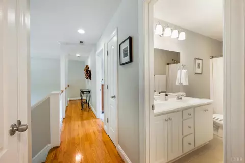 Entry Way - 1094 Donnally Rd, Forest, VA 24551 photo 4 of 6