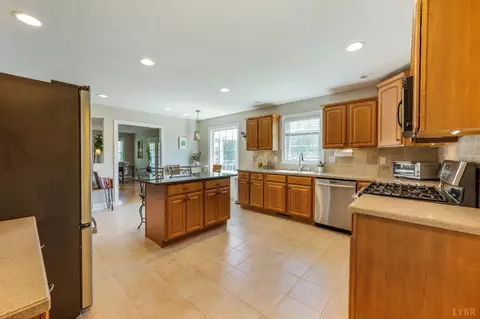 Kitchen - 1094 Donnally Rd, Forest, VA 24551 photo 3 of 6