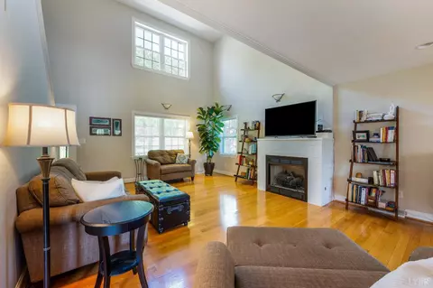 Living - 1094 Donnally Rd, Forest, VA 24551 photo 3 of 3