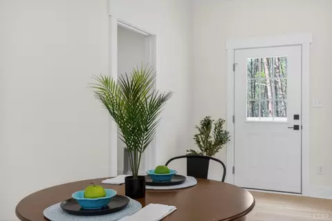 Entry Way - 1010 Allendale Dr, Moneta, VA 24121 photo 2 of 5