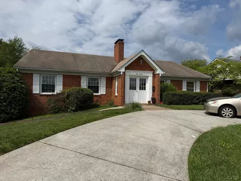 919 Sandusky Dr, Lynchburg, VA 24502