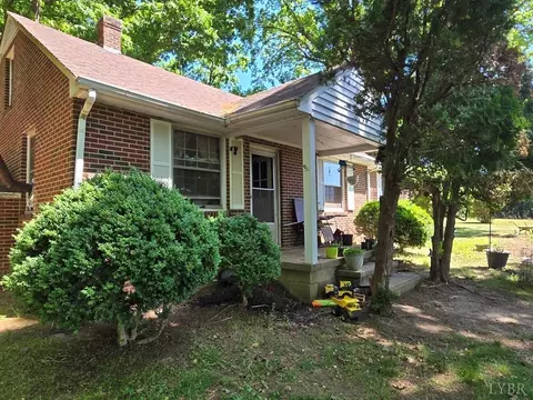586 Hardtimes Rd, Farmville, VA 23901