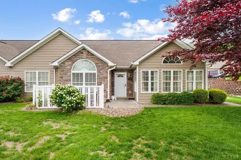 1118 Jefferson Way, Forest, VA 24551