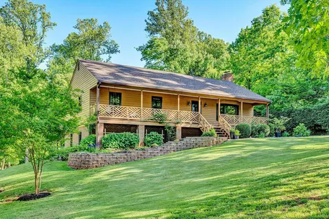 301 Brookfield Rd, Lynchburg, VA 24503