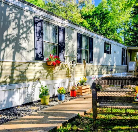 1291 Riverville Rd, Gladstone, VA 24553