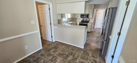Entry Way - 204 Shaker Ln, Forest, VA 24551 photo 3 of 4