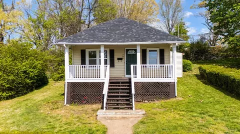 702 13th St, Altavista, VA 24517