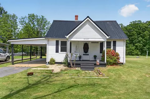 3141 Grit Rd, Hurt, VA 24563