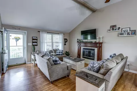 102 Piccadilly Ct, Goode, VA 24556 photo 9