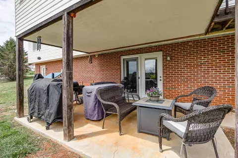 102 Piccadilly Ct, Goode, VA 24556 photo 37